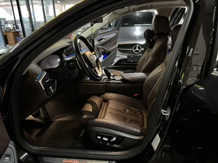 BMW 5 Series 2020 Model 530Li Exclusive Model Luxury Set – фото 8