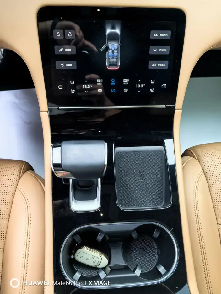 Li Auto ONE 2021 Model Extended Range 6 seat Edition – фото 11