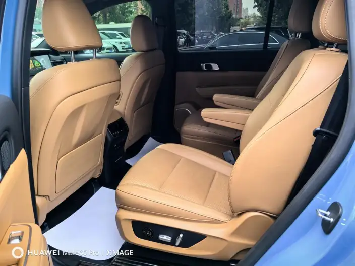 Li Auto ONE 2021 Model Extended Range 6 seat Edition – фото 17