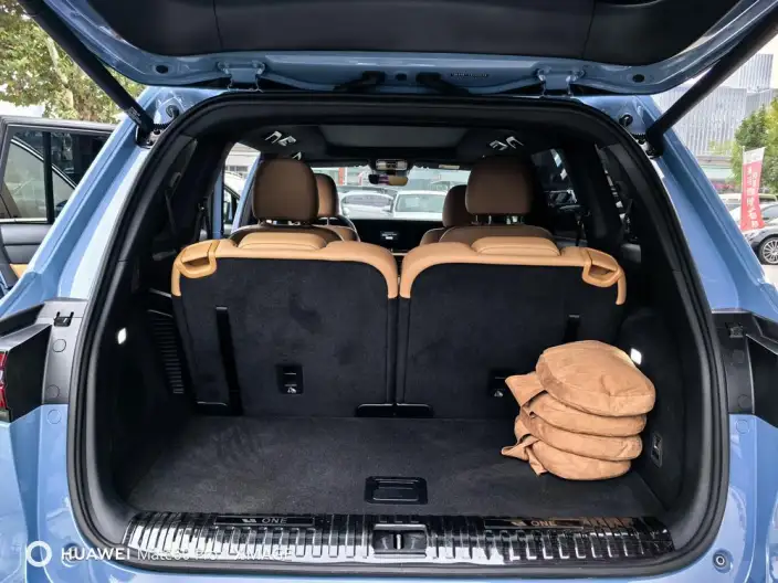 Li Auto ONE 2021 Model Extended Range 6 seat Edition – фото 18