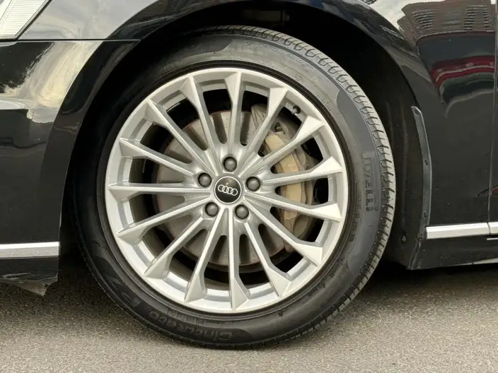 Audi A8 2021 Model A8L 50 TFSI quattro Comfort Model – фото 10