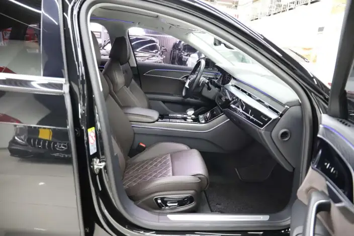 Audi A8 2021 Model A8L 50 TFSI quattro Comfort Model – фото 17