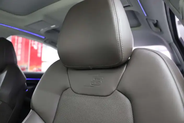 Audi A8 2021 Model A8L 50 TFSI quattro Comfort Model – фото 24
