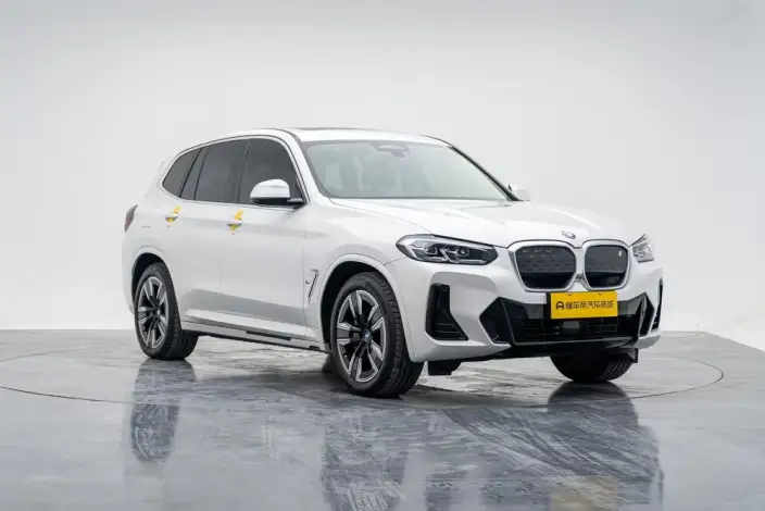 BMW iX3 2024 Model Leading Model – фото 3