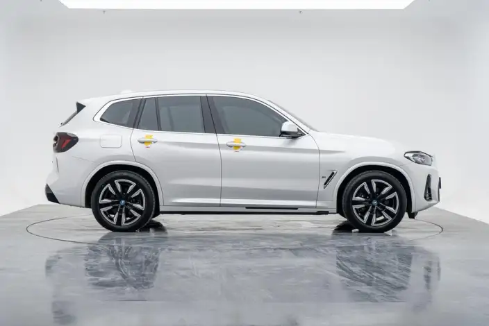 BMW iX3 2024 Model Leading Model – фото 8