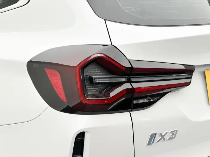 BMW iX3 2024 Model Leading Model – фото 13