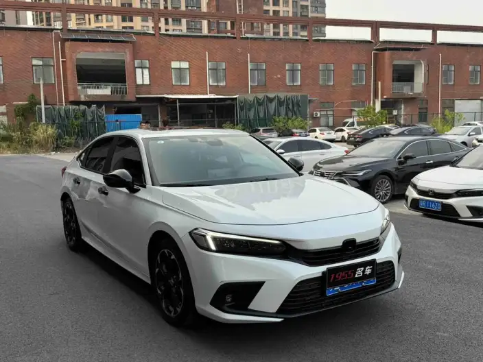 Honda Civic 2022 Model 240TURBO CVT Combustion Edition – фото 3