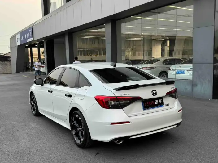 Honda Civic 2022 Model 240TURBO CVT Combustion Edition – фото 4