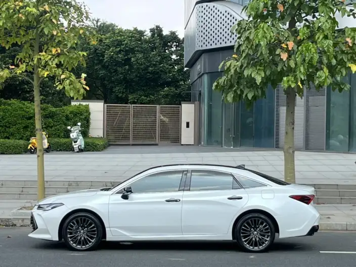 Toyota Avalon 2023 Model 2.0L CVT XLE Exclusive Edition – фото 4
