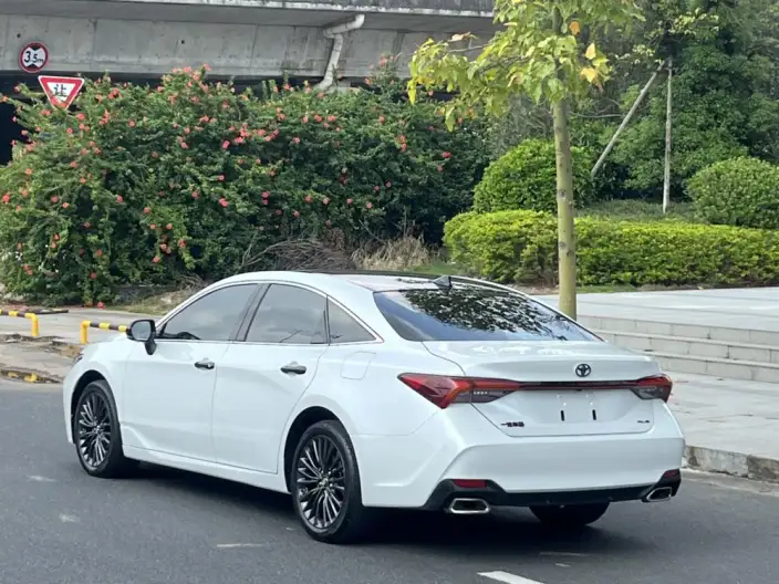 Toyota Avalon 2023 Model 2.0L CVT XLE Exclusive Edition – фото 5