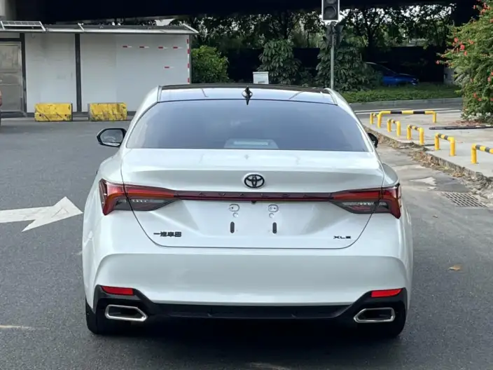 Toyota Avalon 2023 Model 2.0L CVT XLE Exclusive Edition – фото 6