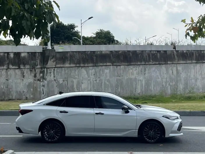 Toyota Avalon 2023 Model 2.0L CVT XLE Exclusive Edition – фото 8