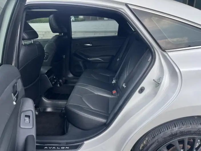 Toyota Avalon 2023 Model 2.0L CVT XLE Exclusive Edition – фото 32