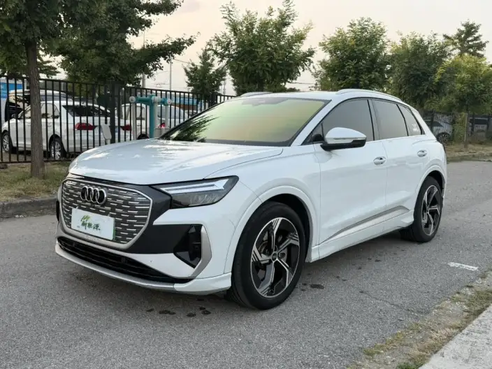Audi Q4 e-tron 2024 Model 40 e-tron Genesis Edition – фото 1