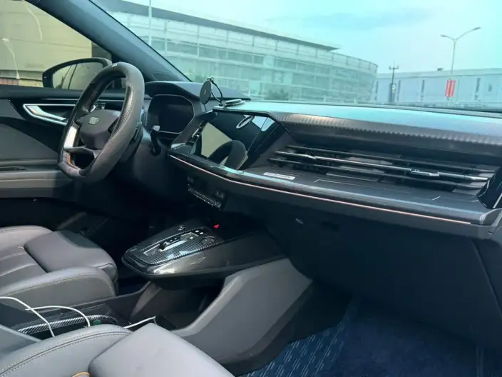 Audi Q4 e-tron 2024 Model 40 e-tron Genesis Edition – фото 10
