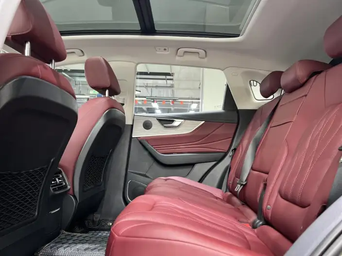 Hongqi HS5 2025 Model 2.0T Flag Xiang Pro Edition – фото 9