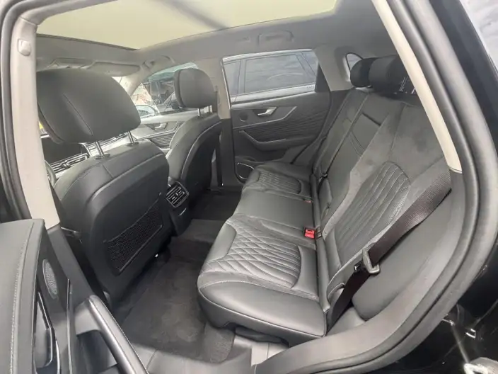 Hongqi HS5 2023 Model 2.0T Flag Xiang Pro Edition – фото 13