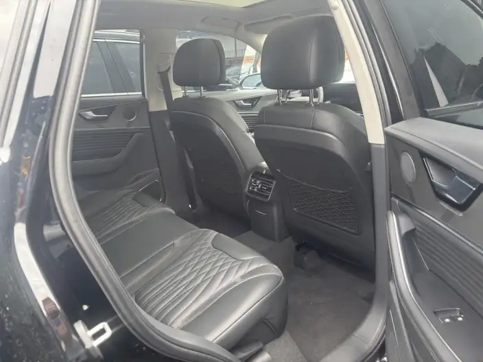 Hongqi HS5 2023 Model 2.0T Flag Xiang Pro Edition – фото 14