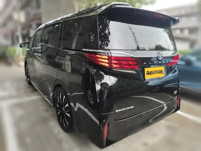 Elfa 2023 Model 2.5L Intelligent Hybrid 4WD Premium Edition – фото 4