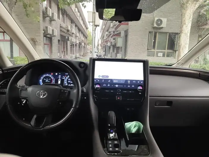 Elfa 2023 Model 2.5L Intelligent Hybrid 4WD Premium Edition – фото 5