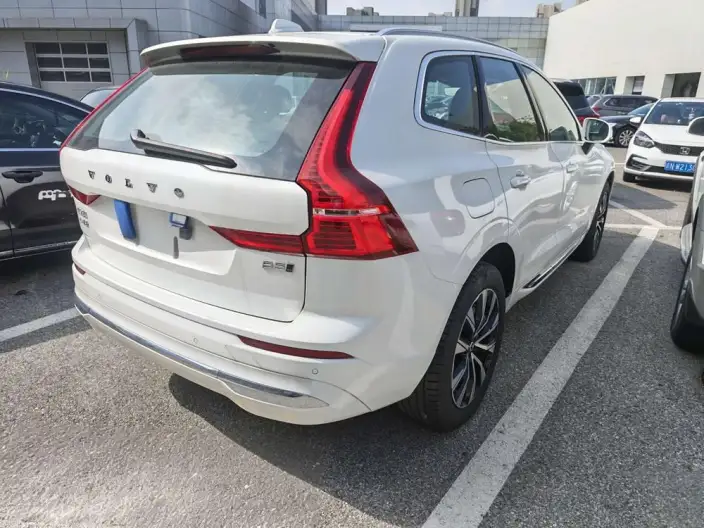Volvo XC60 2025 Model B5 4WD Smart Range Deluxe Edition – фото 6