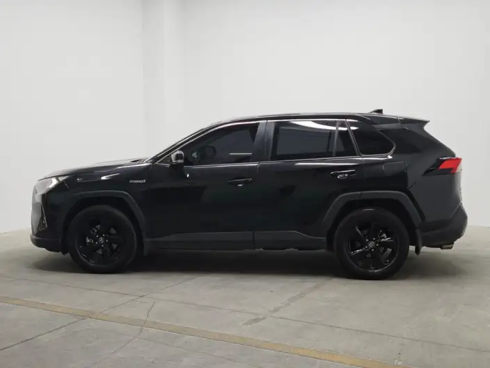 Toyota RAV4 2021 Model Hybrid 2.5L CVT 4WD Elite Plus Edition – фото 4