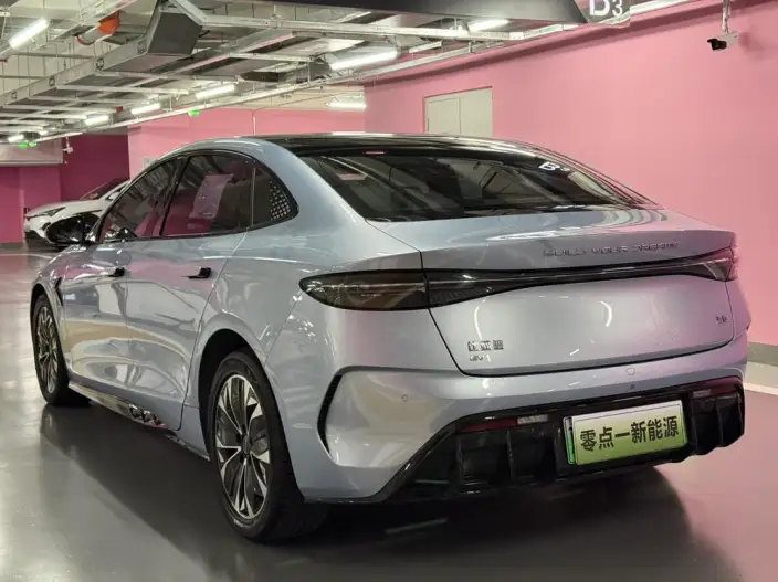 BYD Seal 2022 Model 550KM Standard Battery Life Rear Drive Edition Noble Model – фото 4