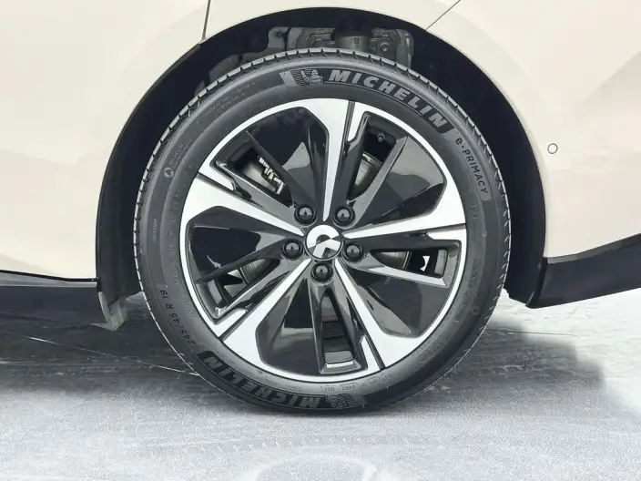 NIO ET5 2025 Model 75kWh – фото 9