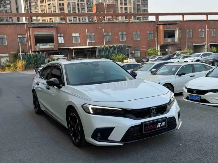 Honda Civic 2023 Model HATCHBACK 240TURBO CVT Extremely sharp version – фото 3