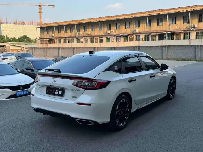 Honda Civic 2023 Model HATCHBACK 240TURBO CVT Extremely sharp version – фото 6