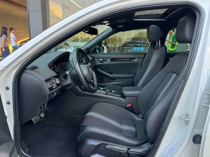 Honda Civic 2023 Model HATCHBACK 240TURBO CVT Extremely sharp version – фото 8