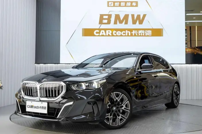 BMW 5 Series 2024 Model 530Li Exclusive Model M Sports Set – фото 1