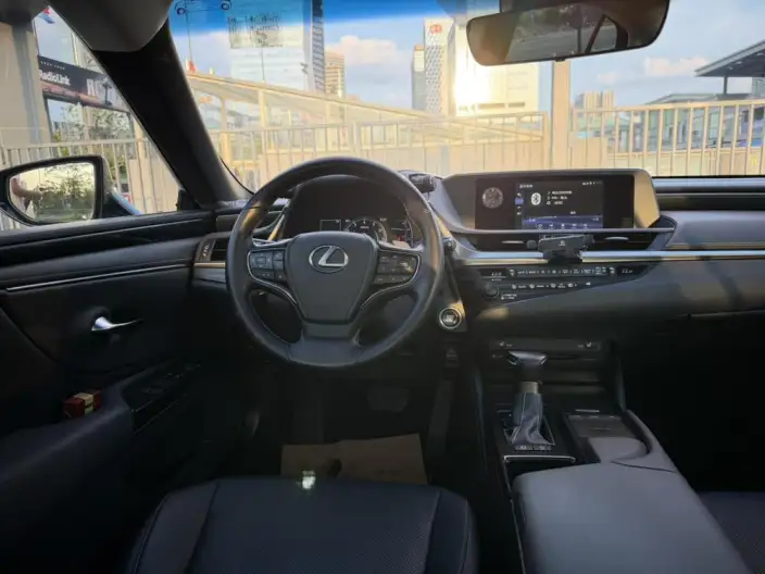 Lexus ES 2020 Model 200 Superior Edition China VI – фото 17