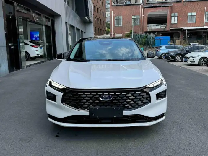 Ford Mondeo 2022 Model Facelift EcoBoost 245 Luxury Model – фото 2