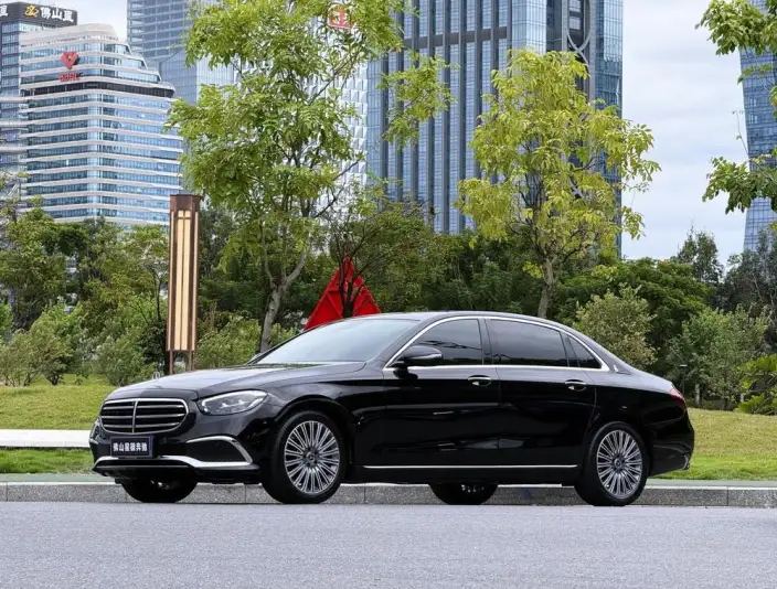 Mercedes-Benz E-Class 2022 Model E 300 L Luxury Model sedan – фото 1