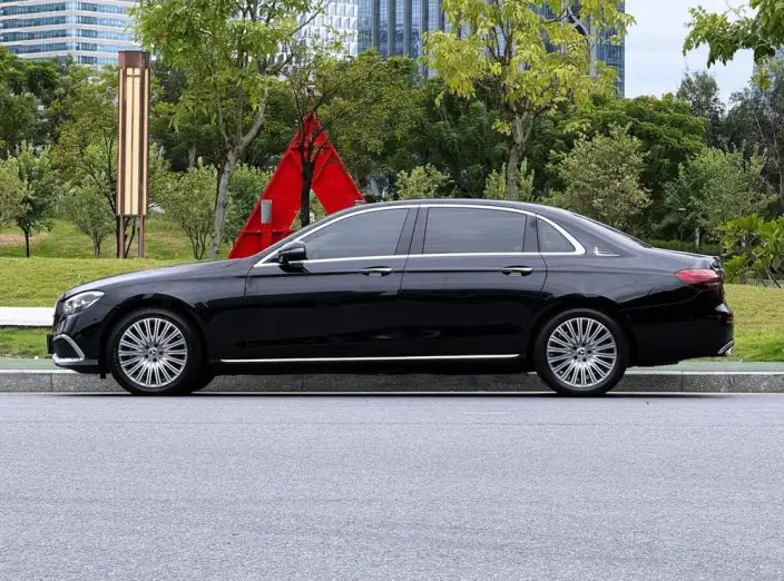 Mercedes-Benz E-Class 2022 Model E 300 L Luxury Model sedan – фото 4