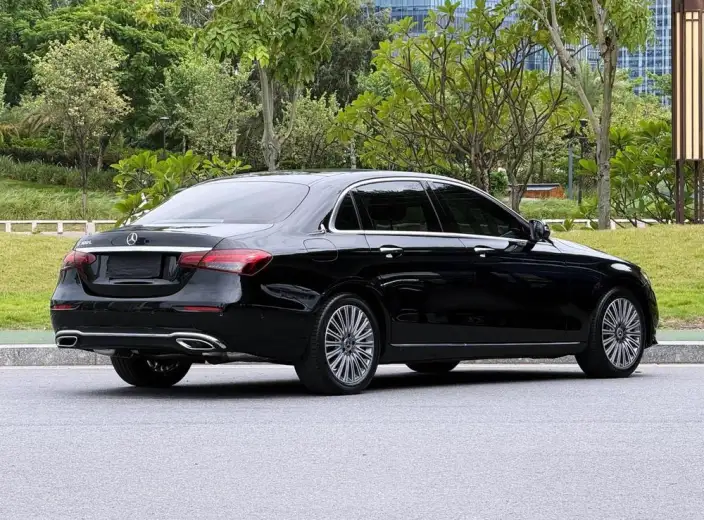 Mercedes-Benz E-Class 2022 Model E 300 L Luxury Model sedan – фото 7