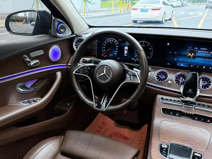 Mercedes-Benz E-Class 2022 Model E 300 L Luxury Model sedan – фото 24