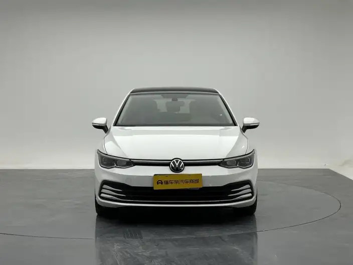 Volkswagen Golf 2023 Model 280TSI DSG Pro – фото 2