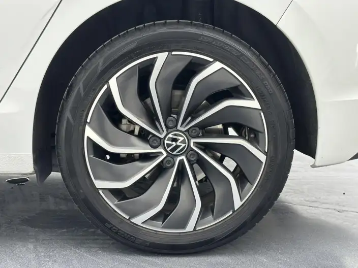 Volkswagen Golf 2023 Model 280TSI DSG Pro – фото 9