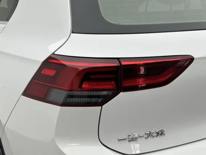 Volkswagen Golf 2023 Model 280TSI DSG Pro – фото 13