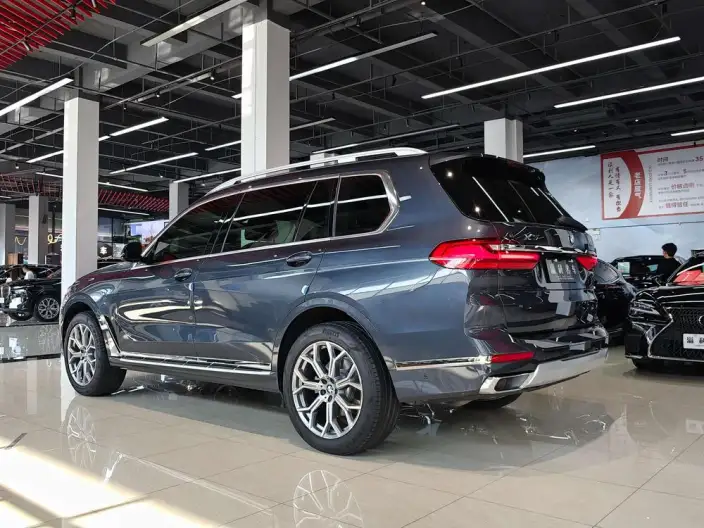 BMW X7 2021 Model xDrive40i Leading Model Luxury Set – фото 4