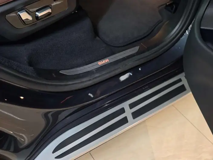 BMW X7 2021 Model xDrive40i Leading Model Luxury Set – фото 18