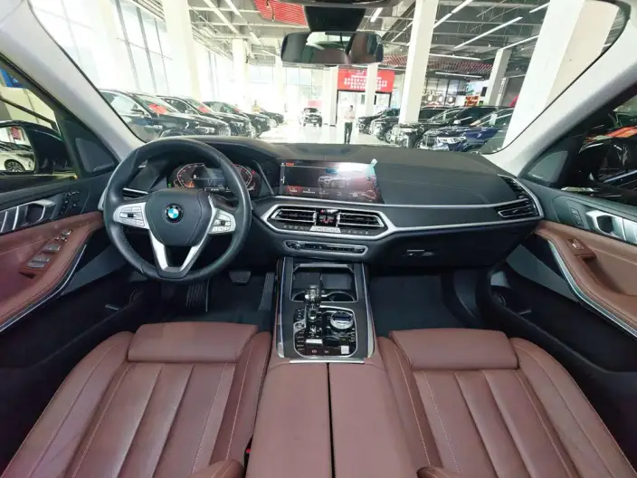 BMW X7 2021 Model xDrive40i Leading Model Luxury Set – фото 22