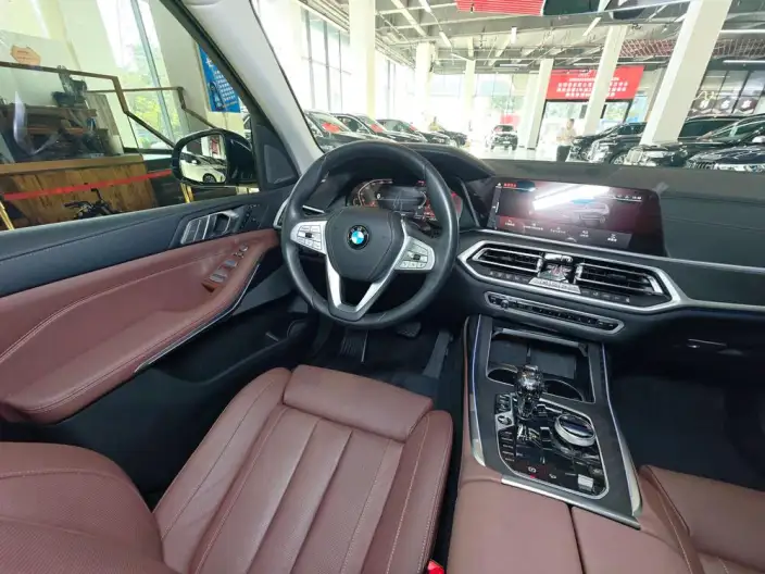 BMW X7 2021 Model xDrive40i Leading Model Luxury Set – фото 28