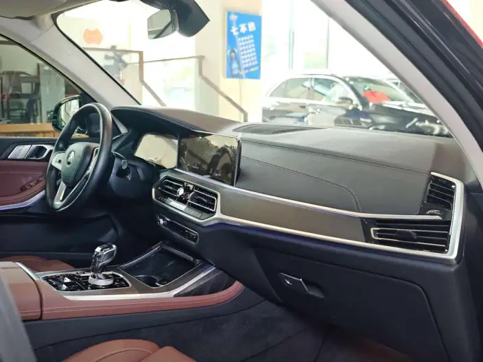 BMW X7 2021 Model xDrive40i Leading Model Luxury Set – фото 31