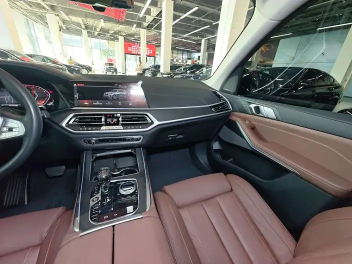 BMW X7 2021 Model xDrive40i Leading Model Luxury Set – фото 32