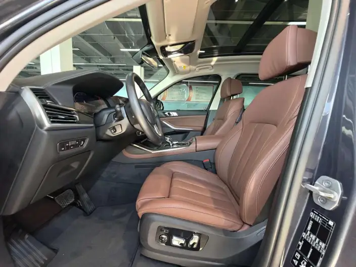 BMW X7 2021 Model xDrive40i Leading Model Luxury Set – фото 33