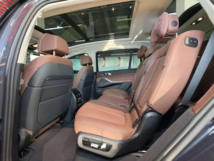 BMW X7 2021 Model xDrive40i Leading Model Luxury Set – фото 34