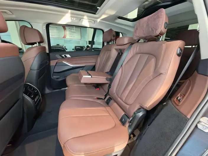 BMW X7 2021 Model xDrive40i Leading Model Luxury Set – фото 35